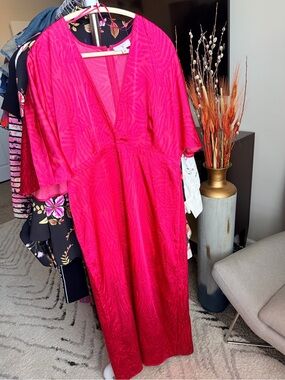 Women's Hot Pink V-Neck Midi Dress